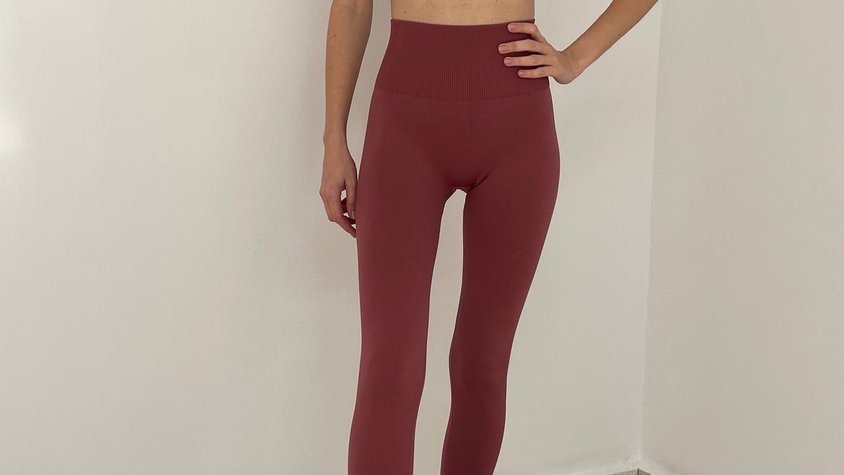 MOVE by VE Leggings / Red Brick